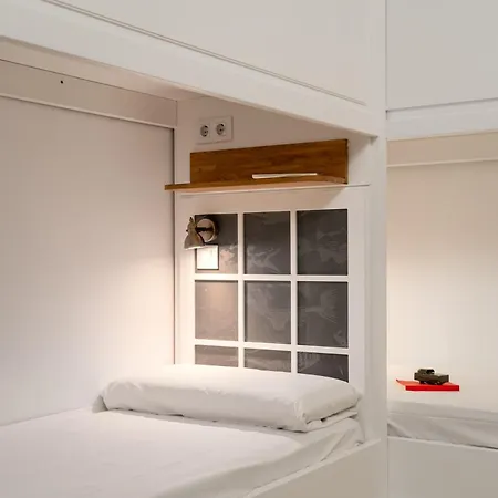 カーサ グラシア ホステル *